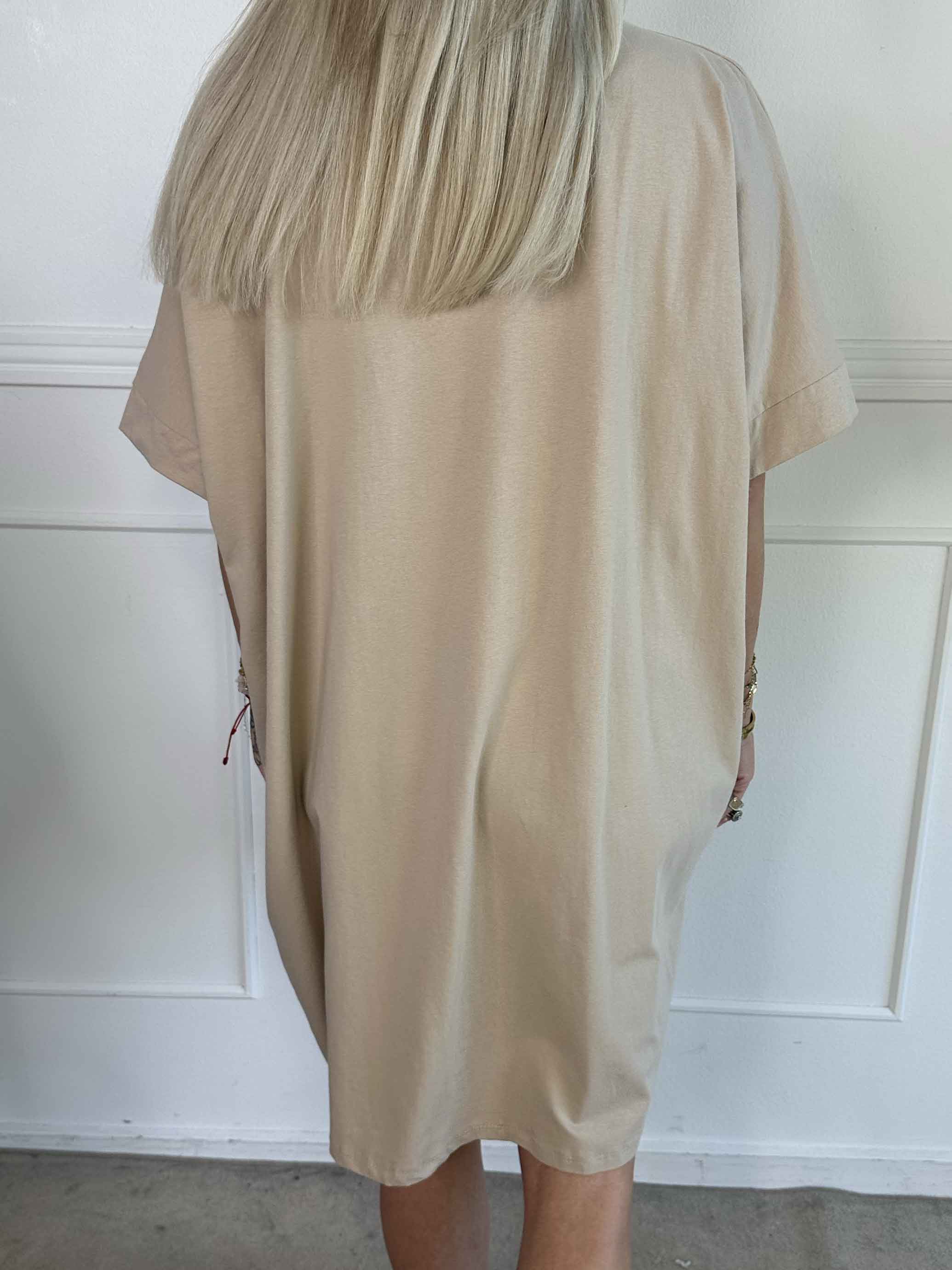 Mintu Dress - T-shirtklänning i bomull med similisten